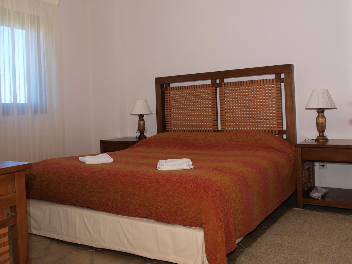 Hotel Theasi دياكوبتو المظهر الخارجي الصورة