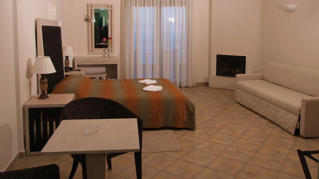 Hotel Theasi دياكوبتو المظهر الخارجي الصورة